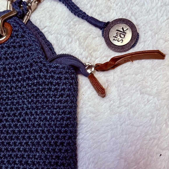 Vtg The Sak Handwoven Navy Blue Crochet Tote Bag with Leather Straps - Picture 3 of 13